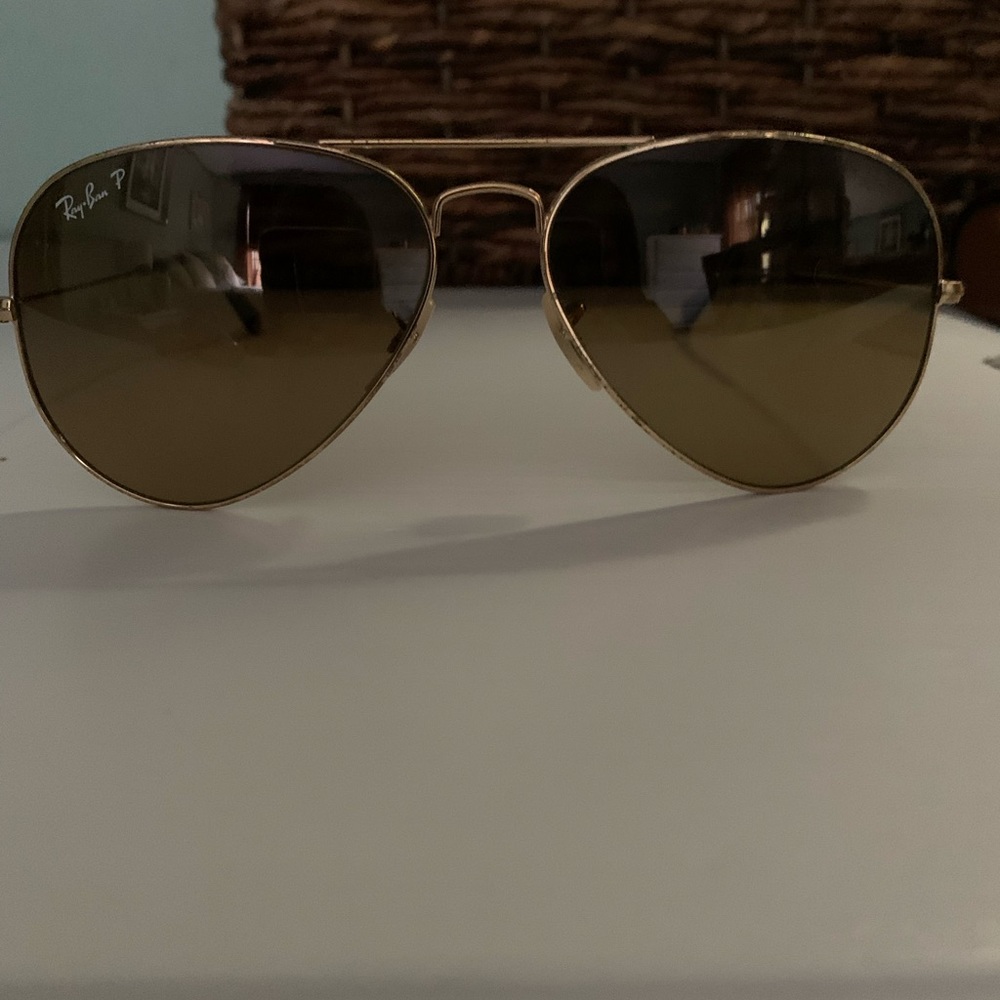 RayBan Aviator Classic Polarized Sunglasses - Picture 3 of 5